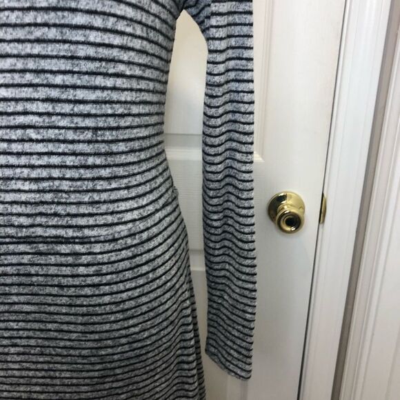 Alya gray and black striped long sleeve midi dress, size xs - Picture 2 of 12